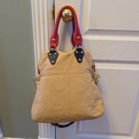 Chic Tan and Red Shoulder Bag with Black Accents - Picture 2 of 10